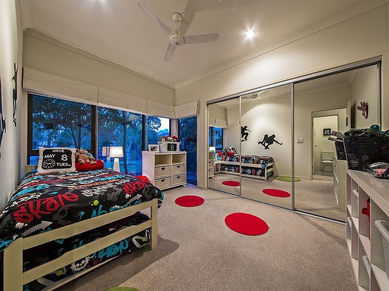 44 Mossvale Dr, Wakerley QLD 4154