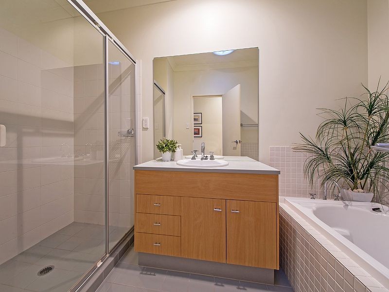 44 Mossvale Dr, Wakerley QLD 4154