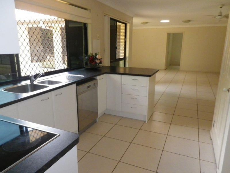 33 Thomas Street, Wynnum QLD 4178