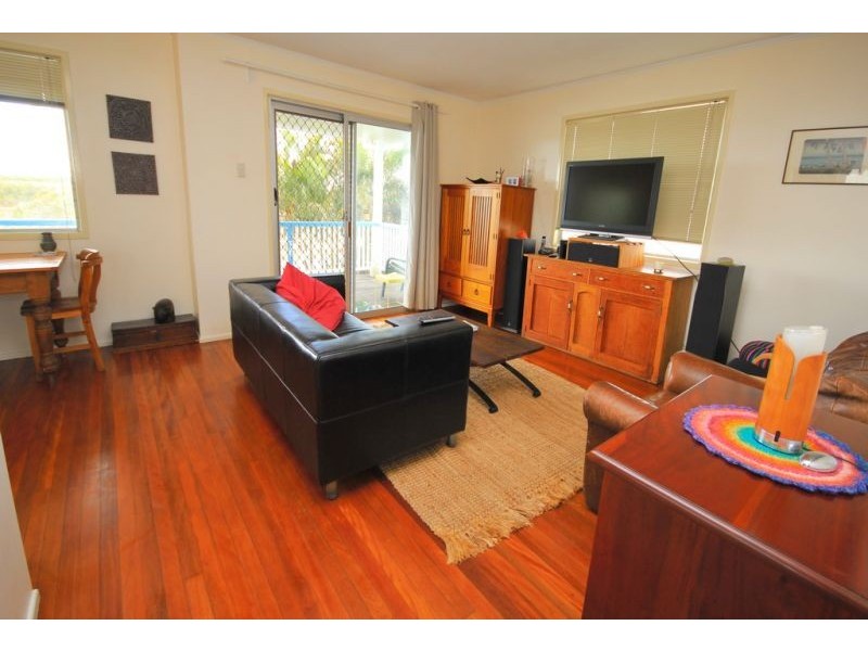 785 Esplanade, Lota QLD 4179