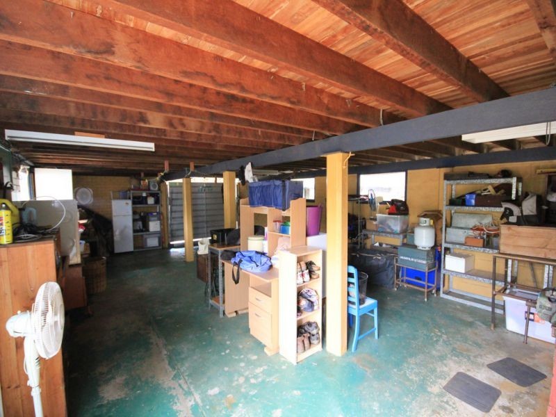 785 Esplanade, Lota QLD 4179