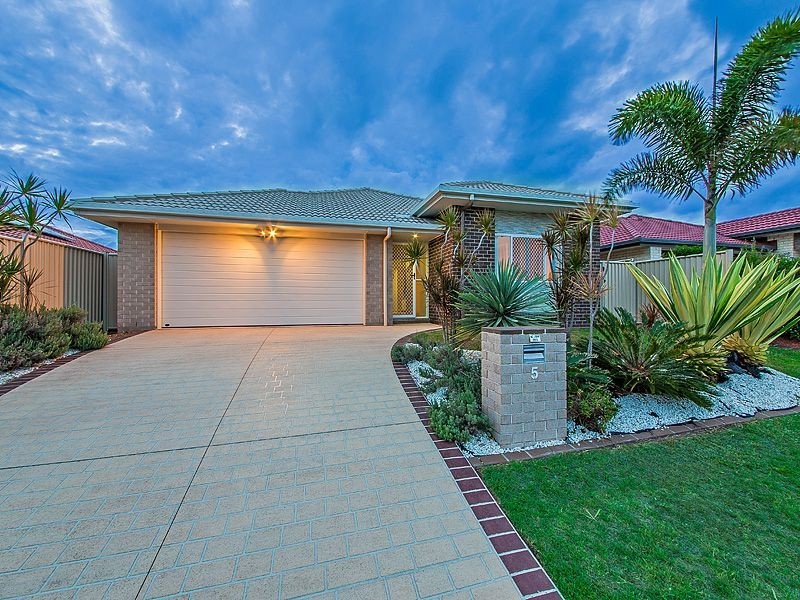 5 Cola Cres, Wynnum West QLD 4178