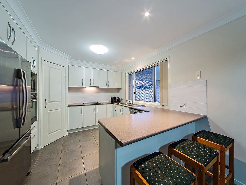 5 Cola Cres, Wynnum West QLD 4178
