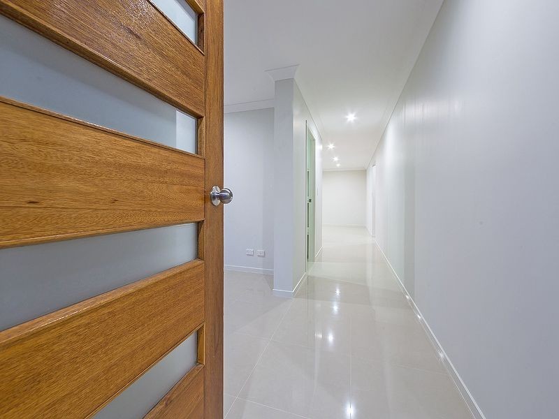 10 Foxwood Cct, Wakerley QLD 4154