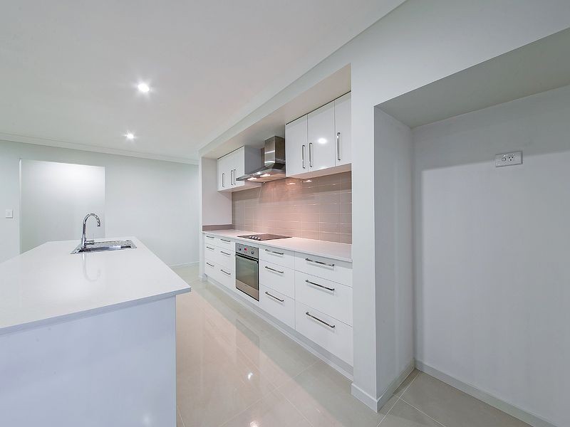 10 Foxwood Cct, Wakerley QLD 4154