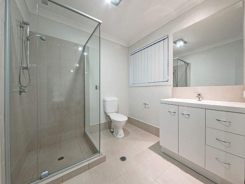 10 Foxwood Cct, Wakerley QLD 4154