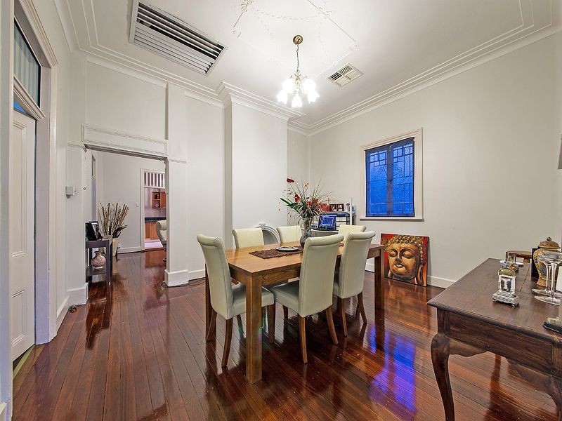 23 Ian Street, Lota QLD 4179