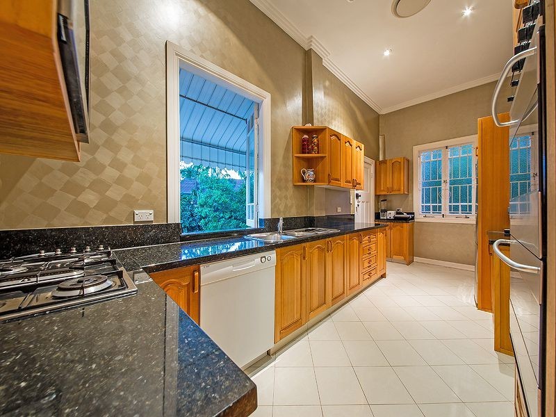 23 Ian Street, Lota QLD 4179