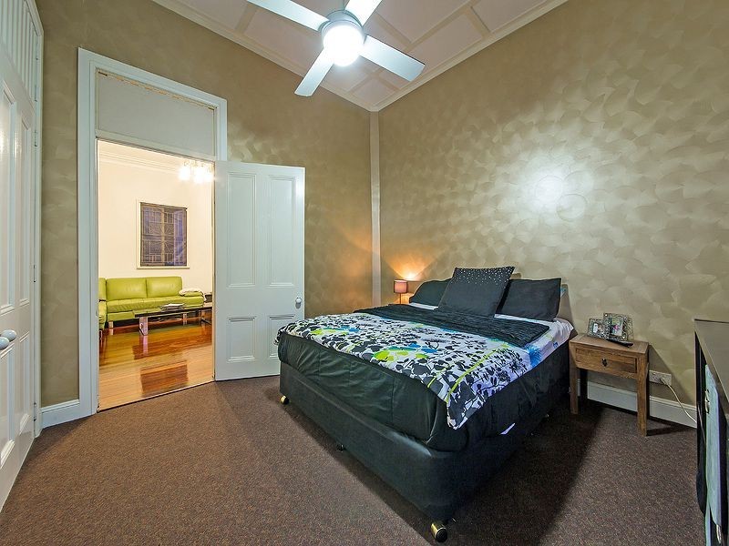 23 Ian Street, Lota QLD 4179