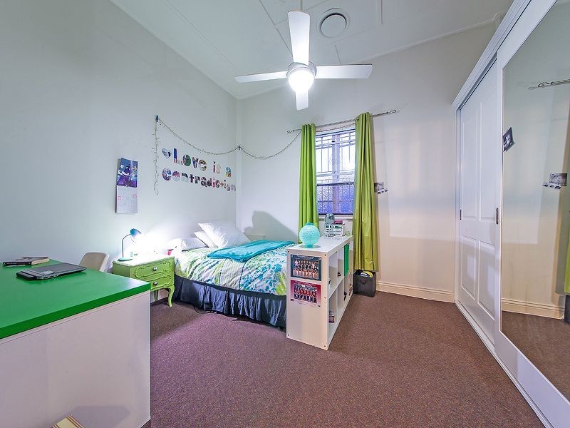 23 Ian Street, Lota QLD 4179