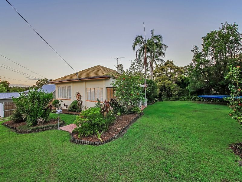 23 Ian Street, Lota QLD 4179