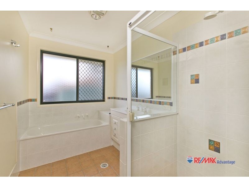 15 Lockwood Crescent, Manly West QLD 4179