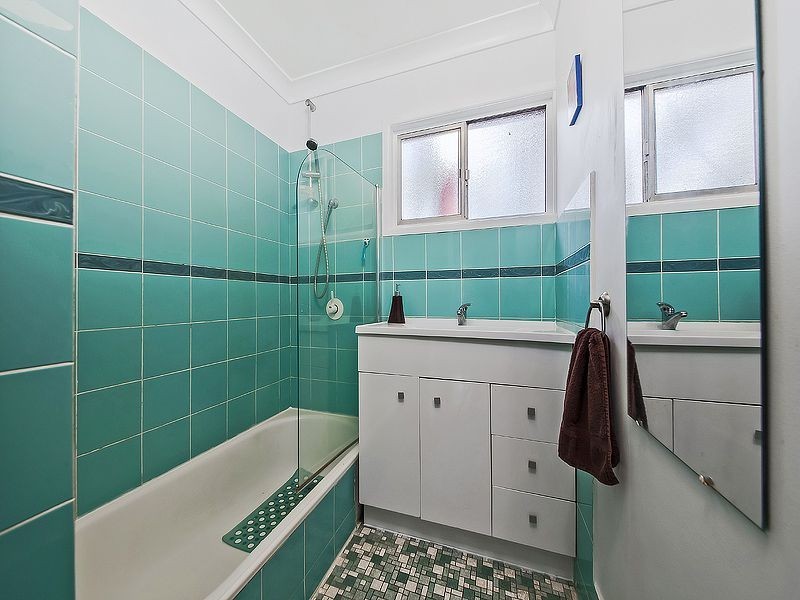 111 Empire Avenue, Manly West QLD 4179