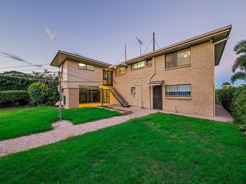 84 Gwynne St, Wynnum West QLD 4178