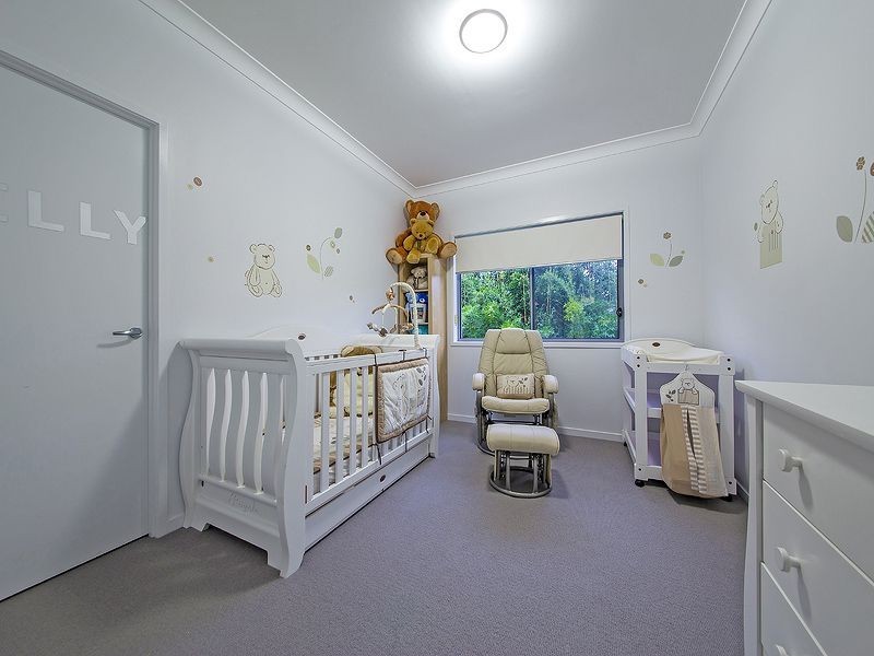 69 Foxwood Cct, Wakerley QLD 4154