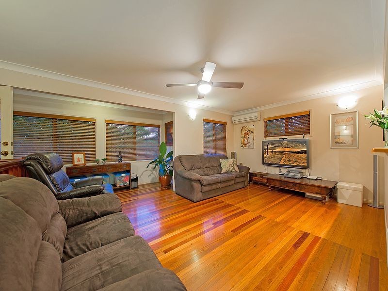 67 Duncan St, Wynnum West QLD 4178
