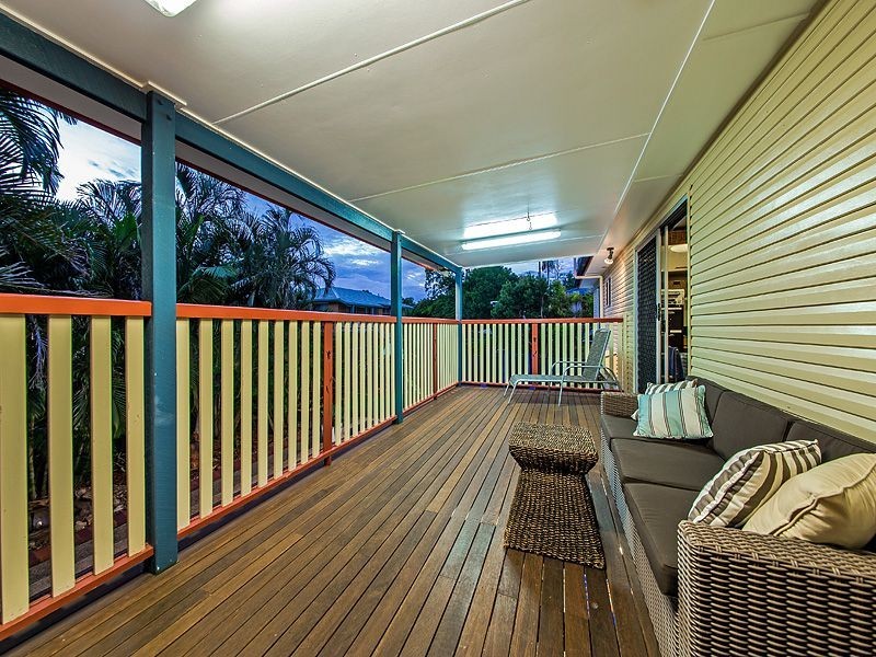 67 Duncan St, Wynnum West QLD 4178