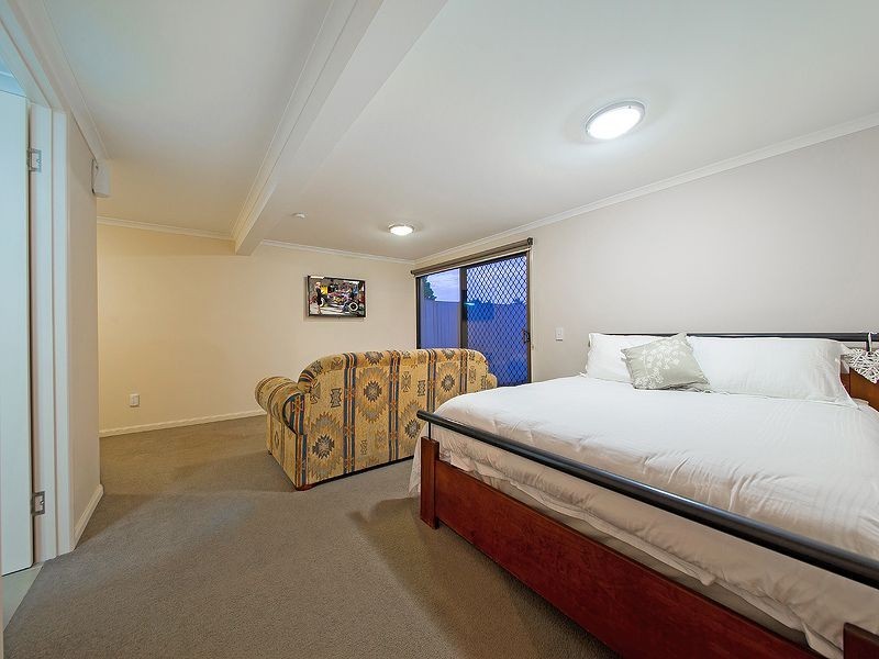 67 Duncan St, Wynnum West QLD 4178