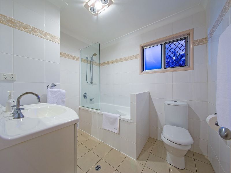 67 Duncan St, Wynnum West QLD 4178