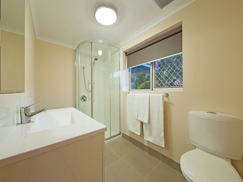 67 Duncan St, Wynnum West QLD 4178