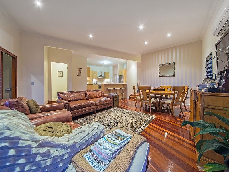 1 Taylor Street, Balmoral QLD 4171