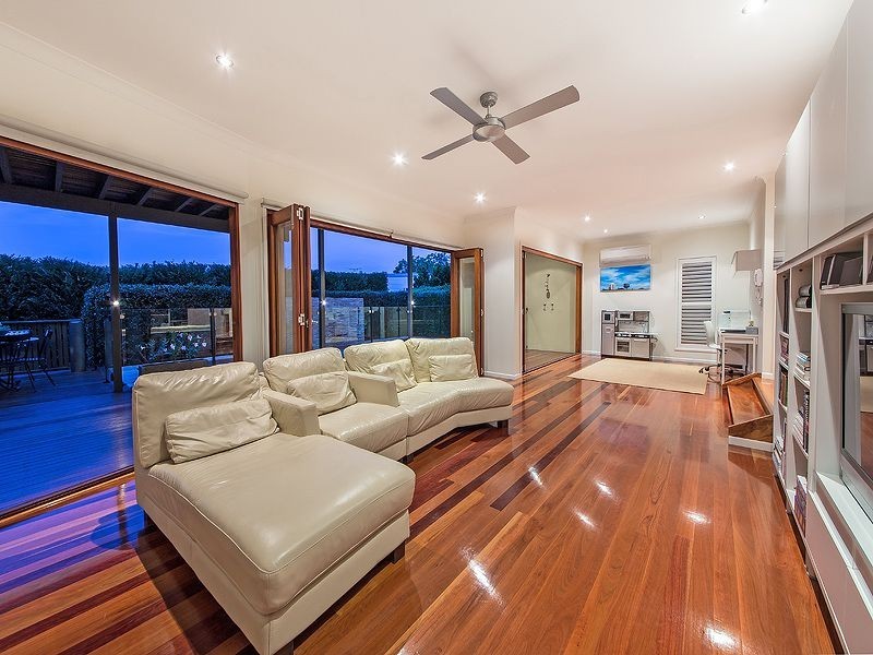 1 Taylor Street, Balmoral QLD 4171