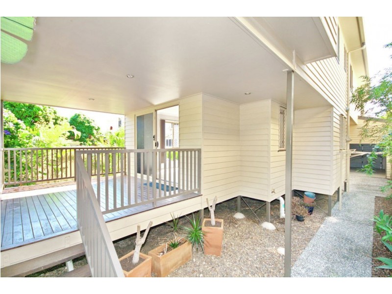 801 Esplanade, Lota QLD 4179