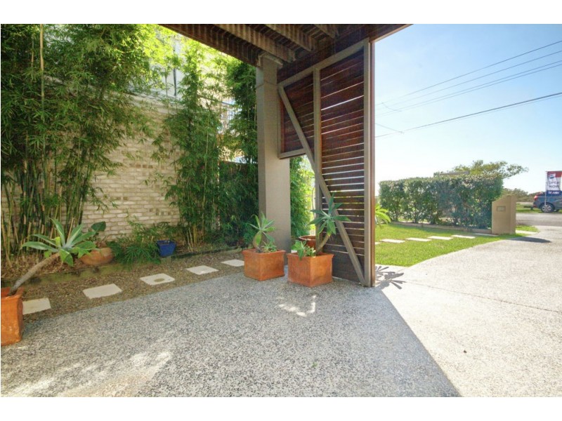 801 Esplanade, Lota QLD 4179