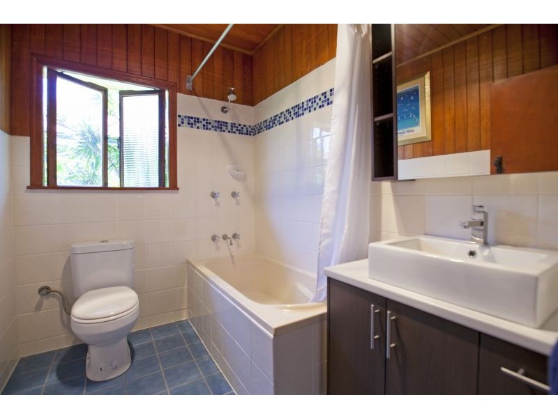 42 Granada Street, Wynnum QLD 4178