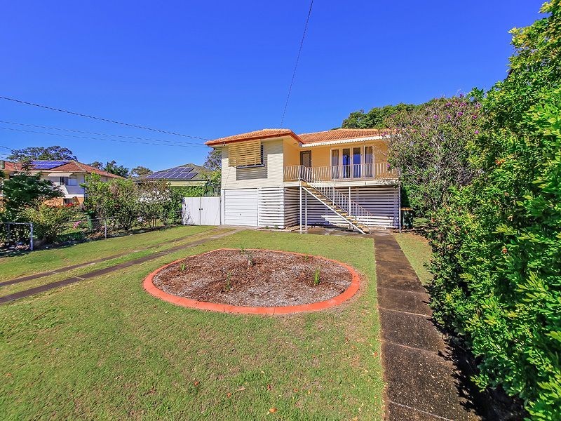 8 Sorrento Street, Wynnum West QLD 4178