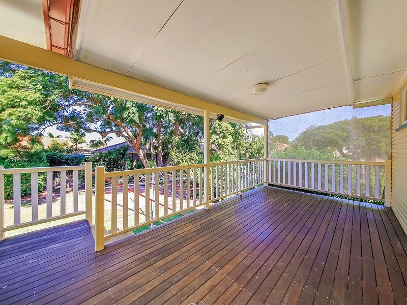 8 Sorrento Street, Wynnum West QLD 4178