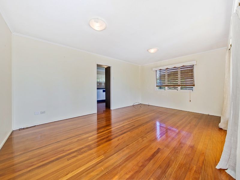 8 Sorrento Street, Wynnum West QLD 4178