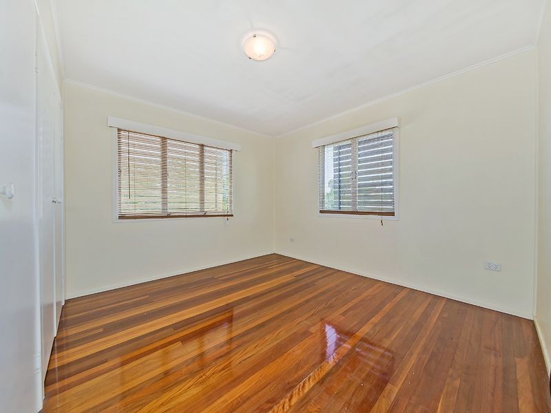 8 Sorrento Street, Wynnum West QLD 4178