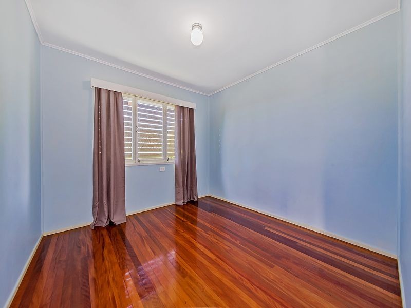 8 Sorrento Street, Wynnum West QLD 4178