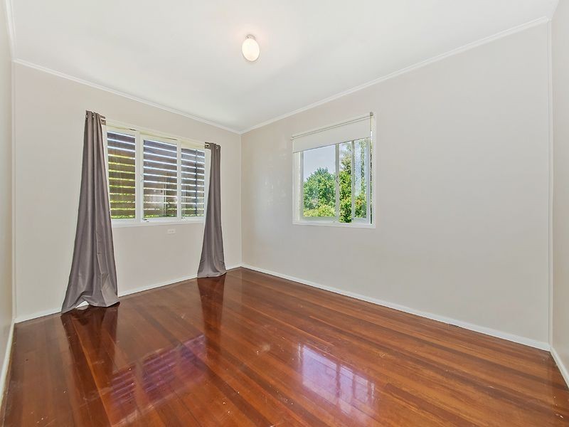 8 Sorrento Street, Wynnum West QLD 4178