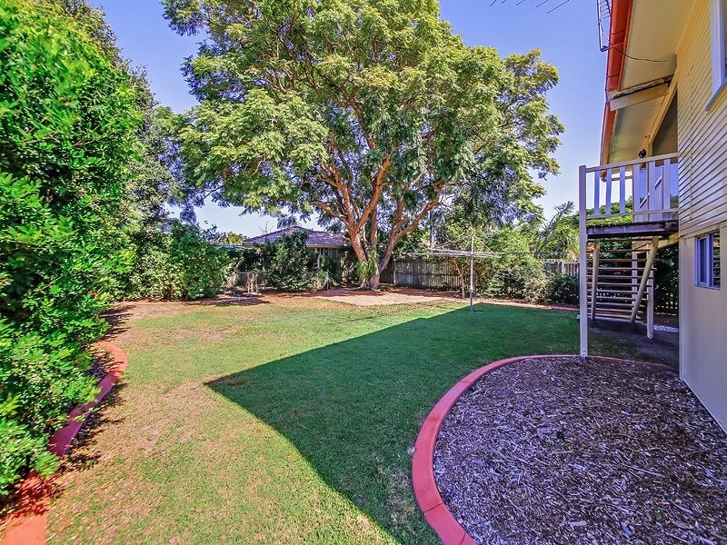 8 Sorrento Street, Wynnum West QLD 4178