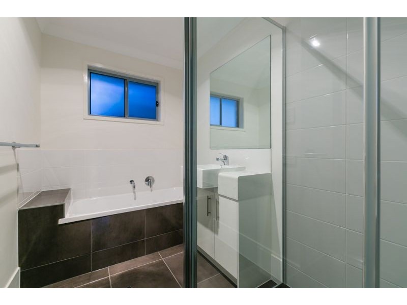 136 Cameron Parade, Wynnum QLD 4178