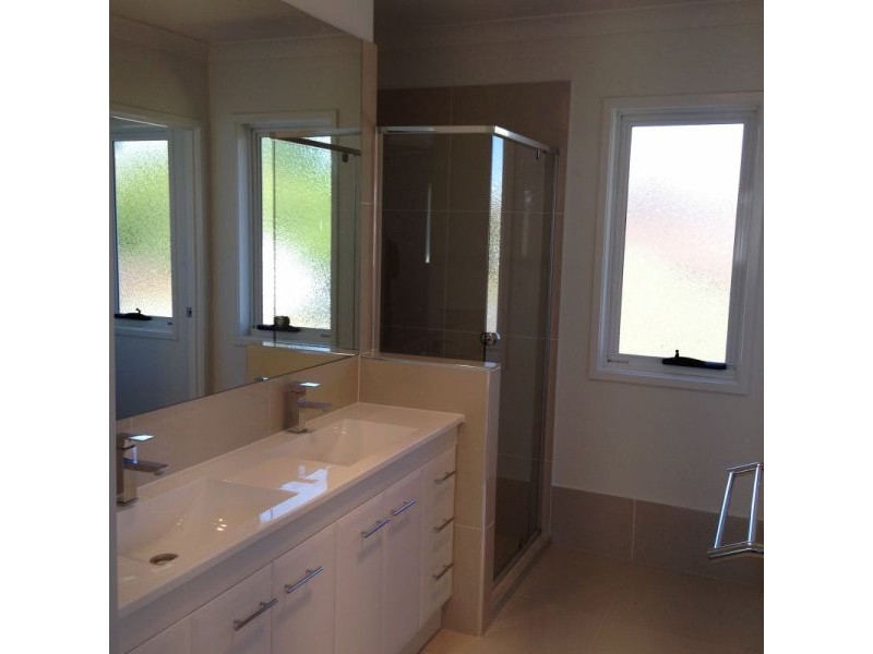 104 & 106 Hindes Street, Lota QLD 4179