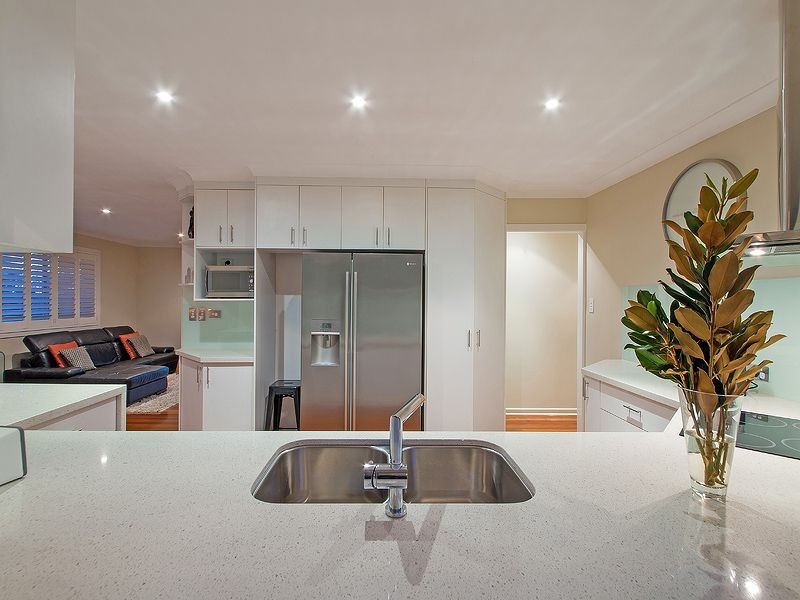 17 Nemarra Street, Wynnum West QLD 4178