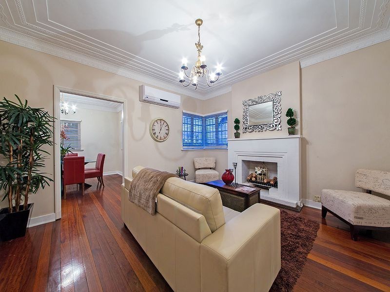 307 Chatsworth Rd, Coorparoo QLD 4151