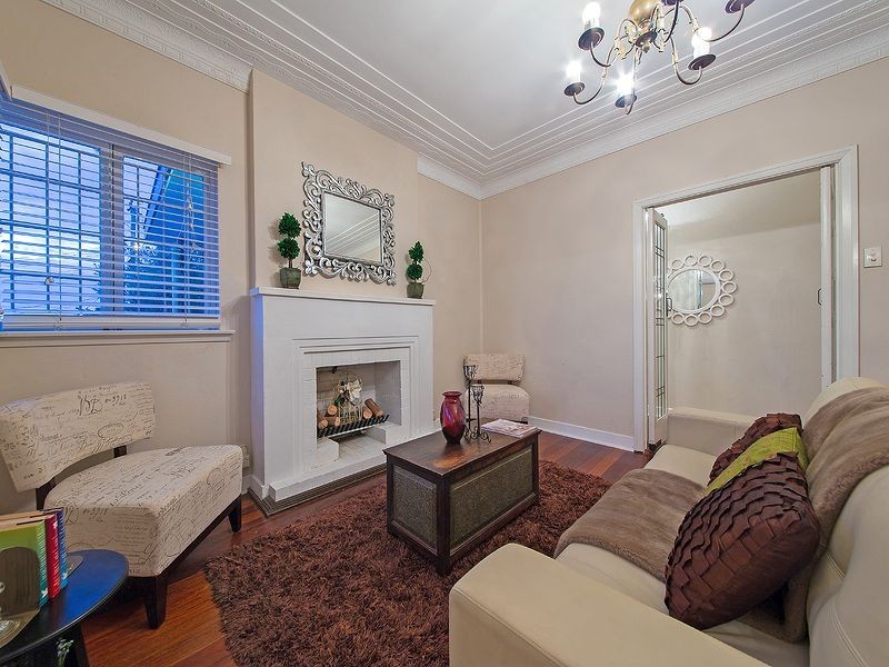 307 Chatsworth Rd, Coorparoo QLD 4151