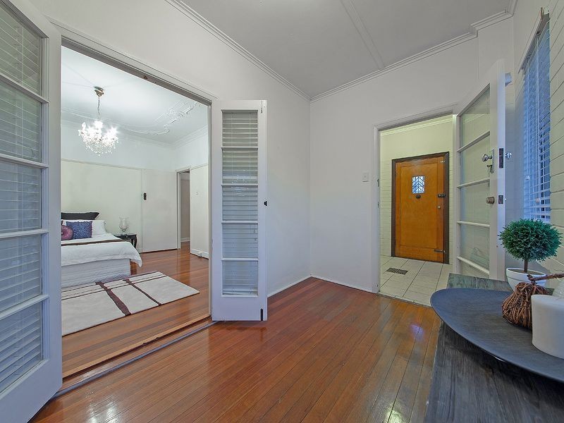 307 Chatsworth Rd, Coorparoo QLD 4151