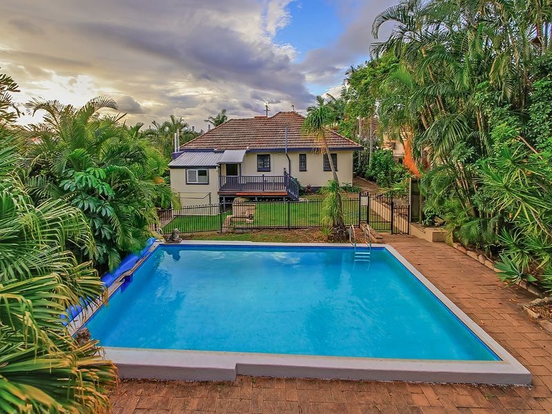 307 Chatsworth Rd, Coorparoo QLD 4151