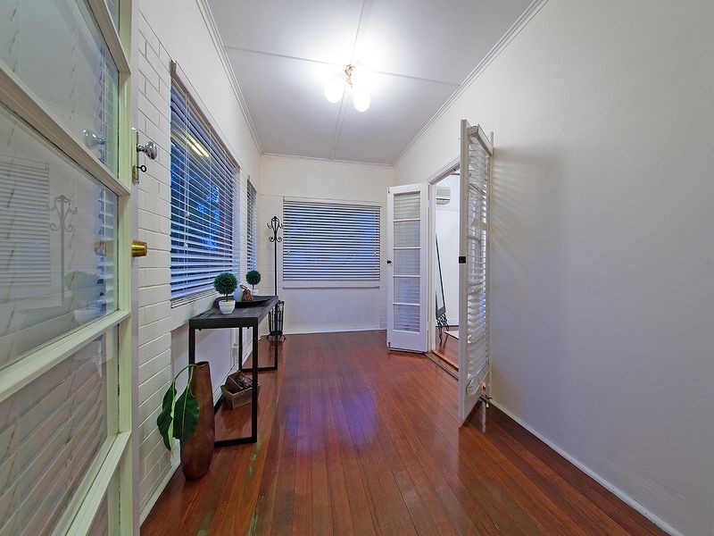307 Chatsworth Rd, Coorparoo QLD 4151