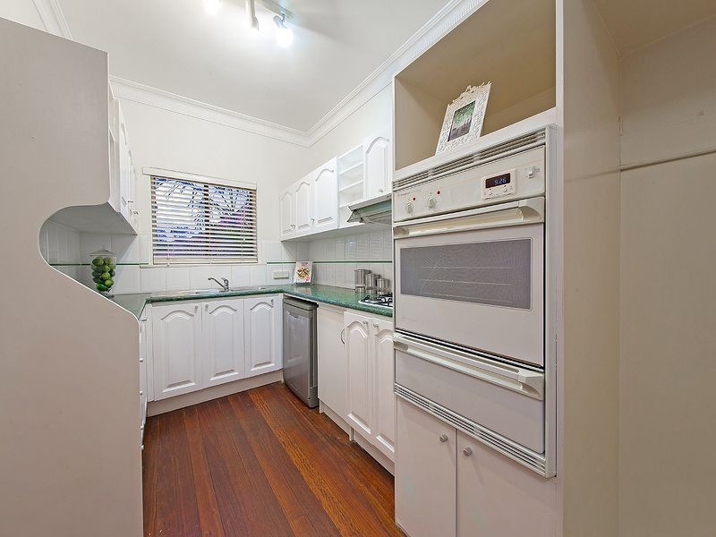 307 Chatsworth Rd, Coorparoo QLD 4151