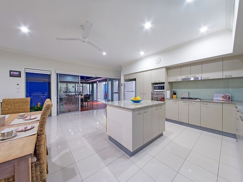 17 Esk Cr, Wakerley QLD 4154