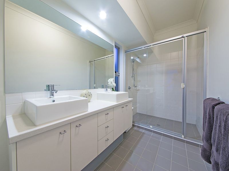 17 Esk Cr, Wakerley QLD 4154