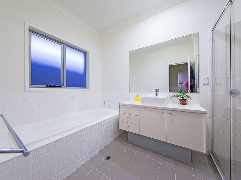 17 Esk Cr, Wakerley QLD 4154