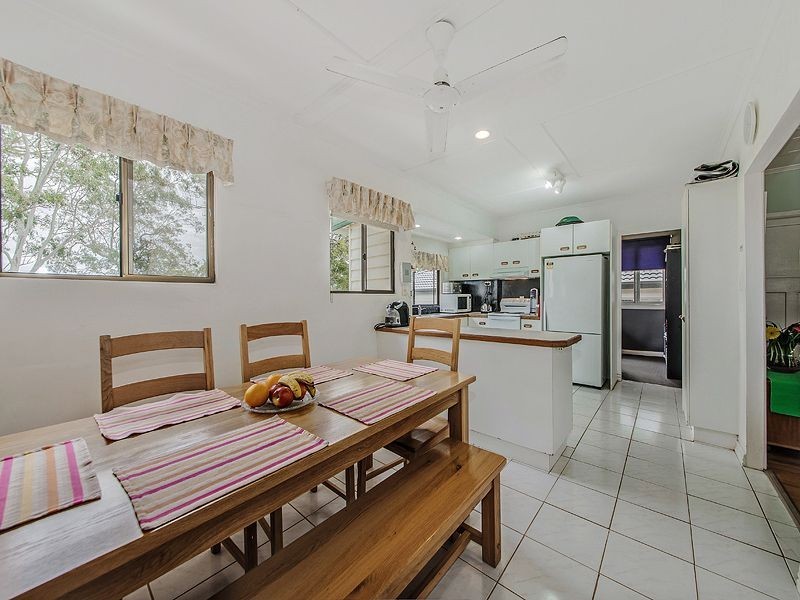 9a Bulgin Avenue, Wynnum West QLD 4178