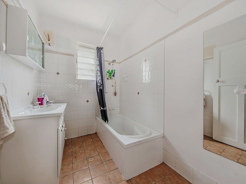 9a Bulgin Avenue, Wynnum West QLD 4178